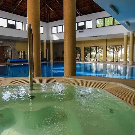 公寓 Lovely With Pool In 卡巴纳斯·德·塔维拉